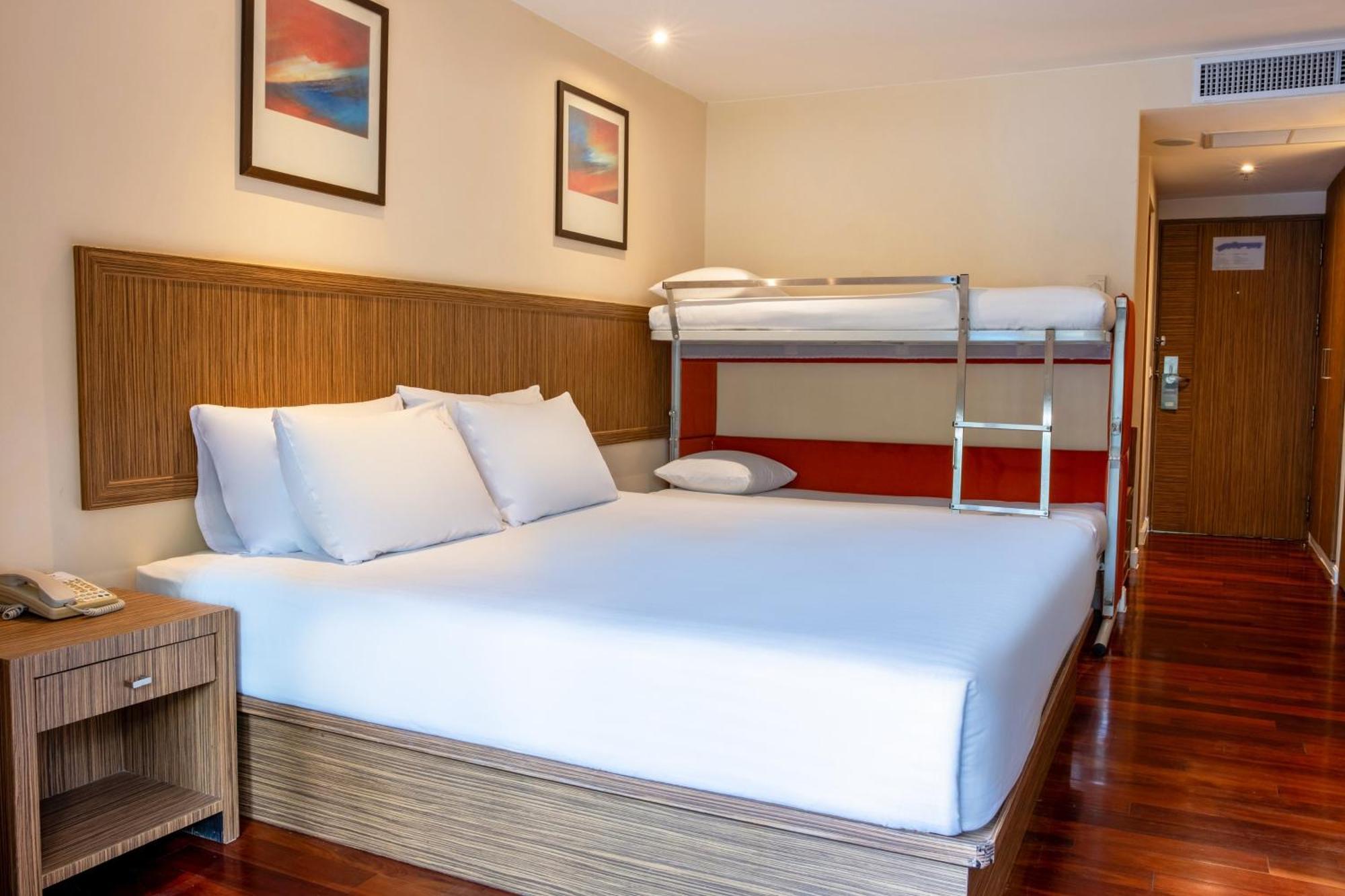 Holiday Inn Resort Phuket Surin Beach By Ihg Praia de Surin Exterior foto