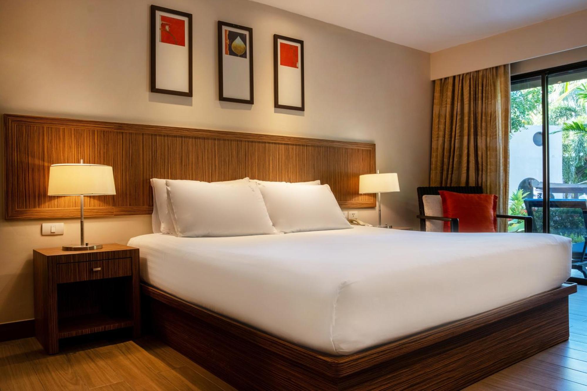 Holiday Inn Resort Phuket Surin Beach By Ihg Praia de Surin Exterior foto
