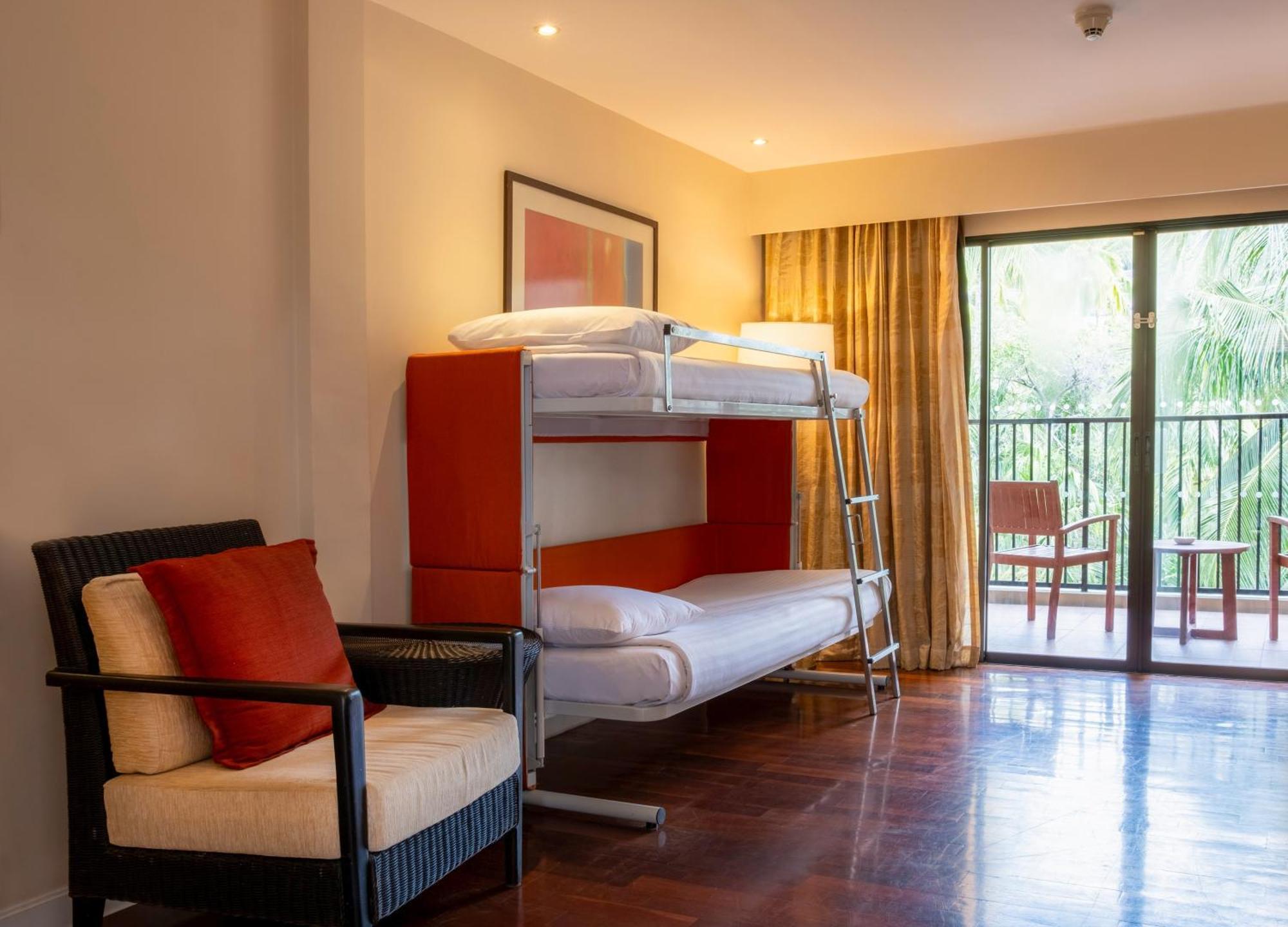 Holiday Inn Resort Phuket Surin Beach By Ihg Praia de Surin Exterior foto