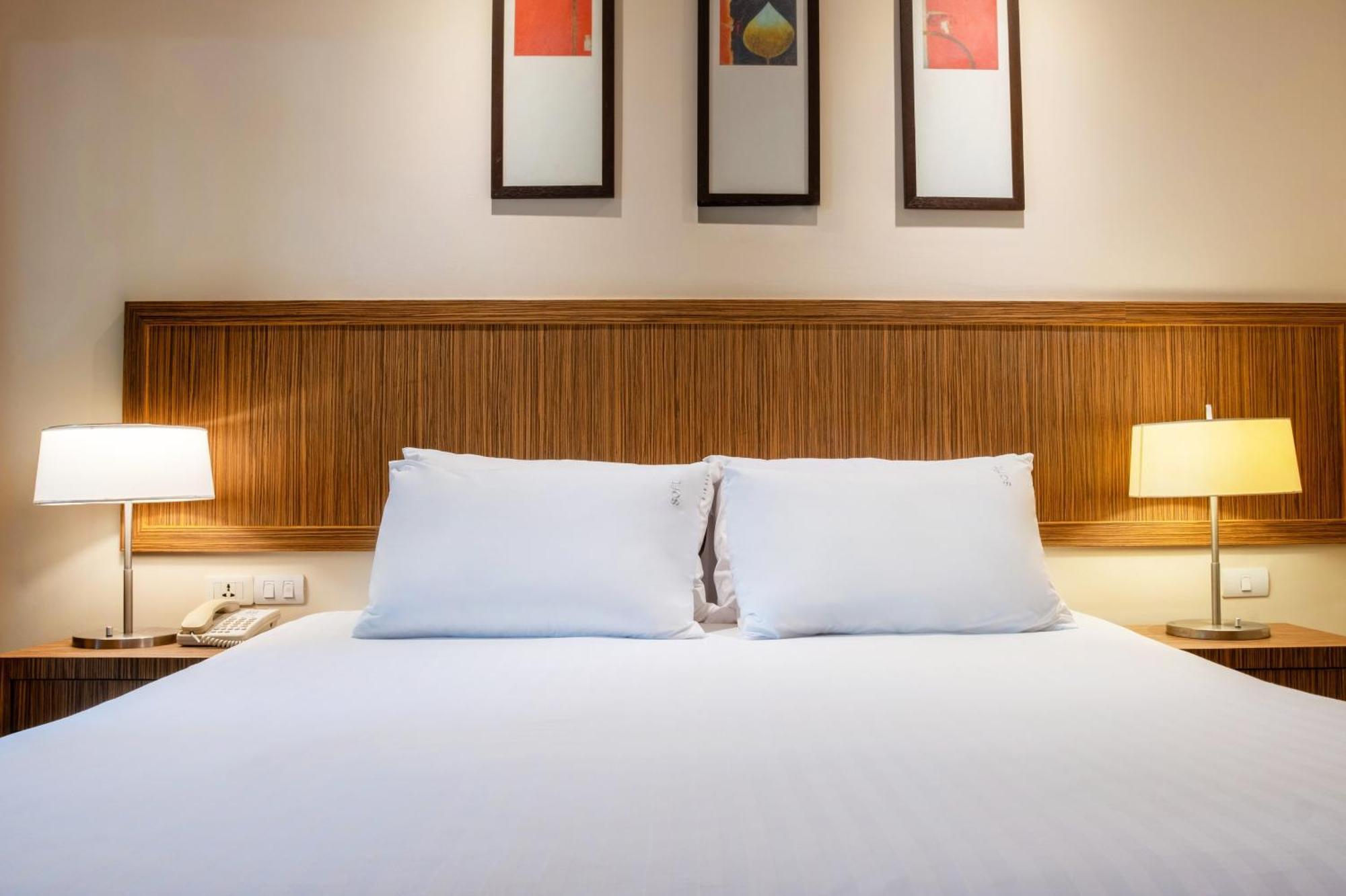 Holiday Inn Resort Phuket Surin Beach By Ihg Praia de Surin Exterior foto
