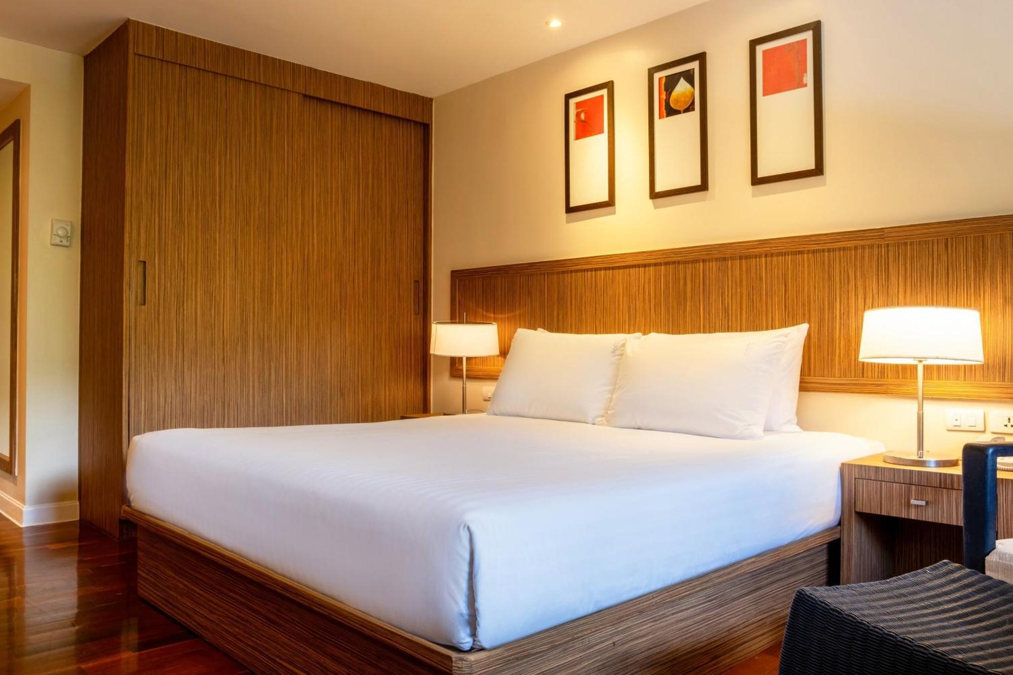 Holiday Inn Resort Phuket Surin Beach By Ihg Praia de Surin Exterior foto