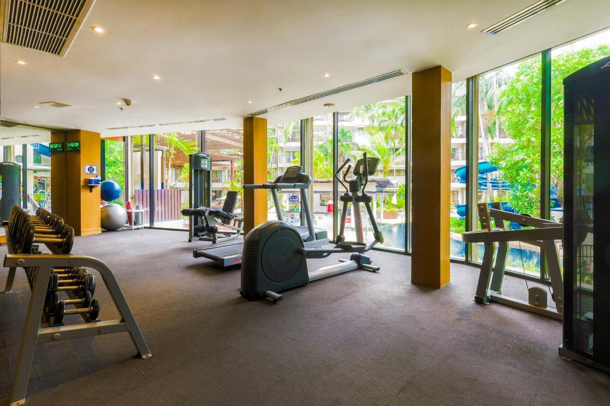 Holiday Inn Resort Phuket Surin Beach By Ihg Praia de Surin Exterior foto