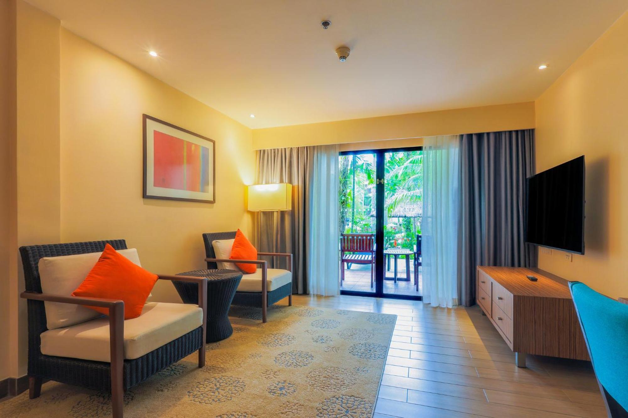 Holiday Inn Resort Phuket Surin Beach By Ihg Praia de Surin Exterior foto